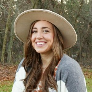 Meet your Posher, Kelly